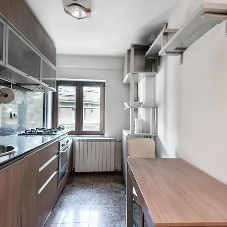 Apartment Lovely 2 Bedroom With Indoor Fireplace