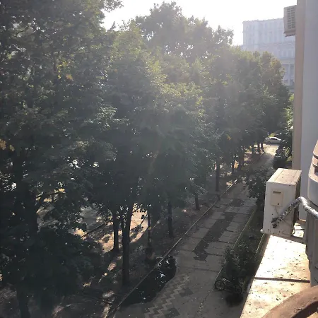 Lovely 2 Bedroom With Indoor Fireplace Apartment *